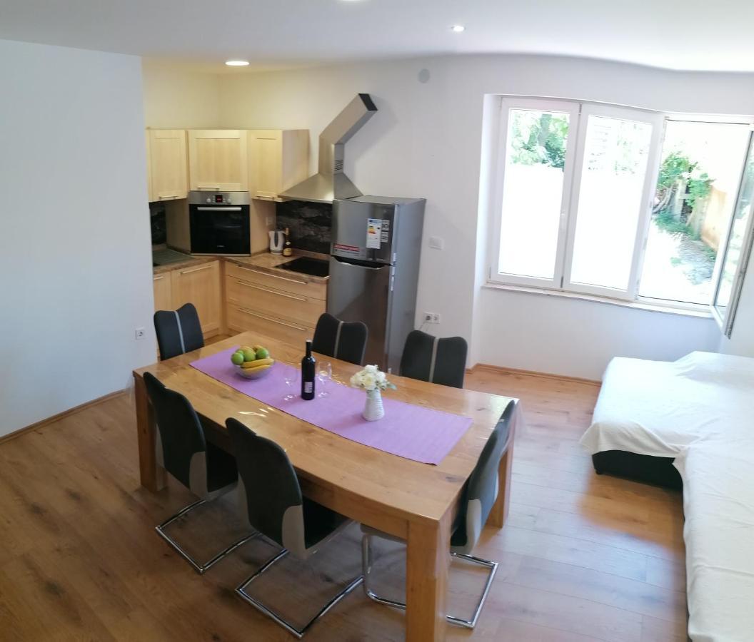 Apartment "B" 50 M From The Beach Zadar Exteriör bild