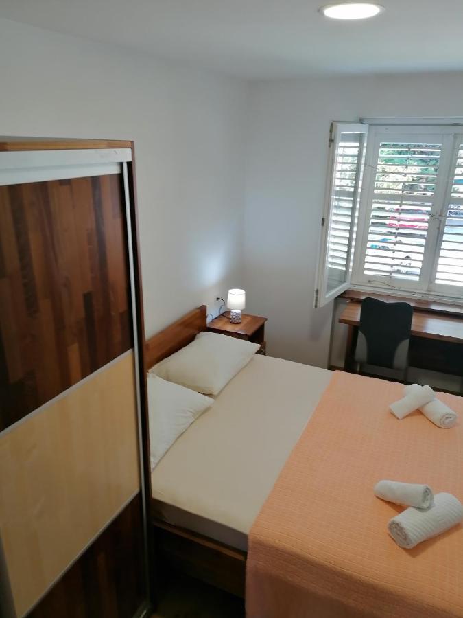 Apartment "B" 50 M From The Beach Zadar Exteriör bild